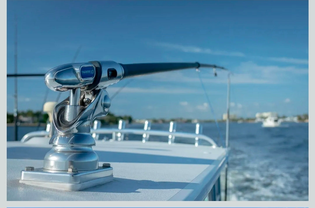 Tigress XD Crank Mount 18' Outrigger System, Crank Top Mount System Featuring Tigress Track Telescoping Center Riggers and Pro Series Double Rigging Kit