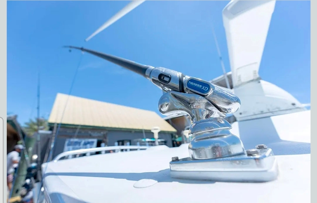 Tigress XD Crank Mount 18' Outrigger System, Crank Top Mount System Featuring Tigress Track Telescoping Center Riggers and Pro Series Double Rigging Kit